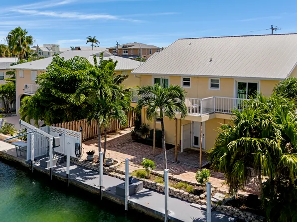 381 Caribbean Dr E, Summerland Key, FL 33042
