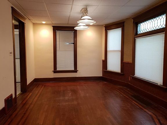 4th image of 44 Broome St