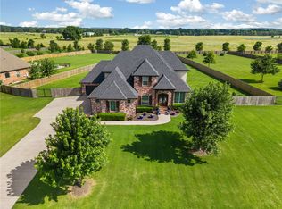 2496 Brookwater Ln, Fayetteville, AR 72703