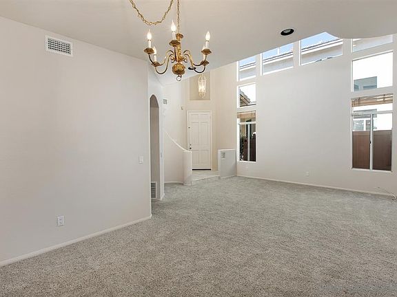 4th image of 4585 Da Vinci St