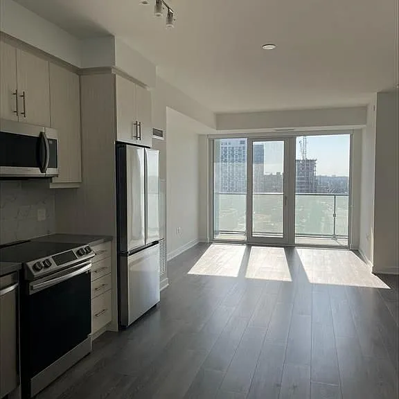95 Oneida Cres #703 — Photo 2