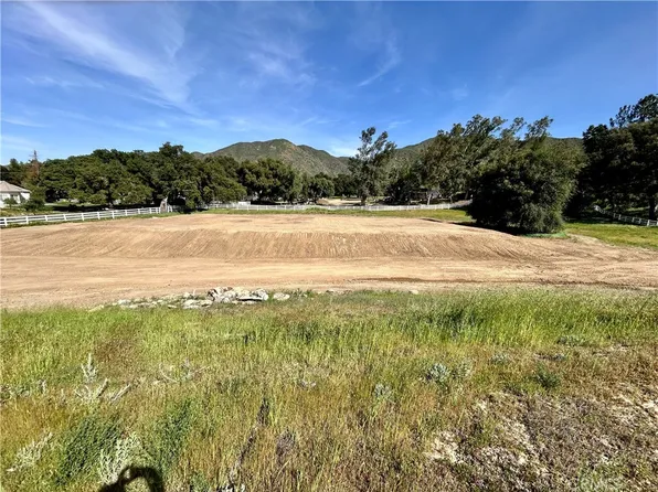 15625 Warm Springs Dr, Canyon Country, CA 91387
