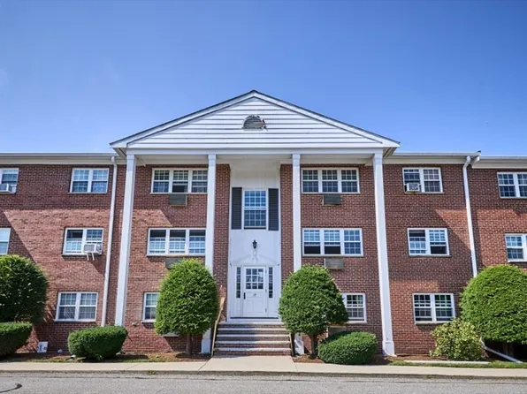 15 Old Colony Ln APT 7, Arlington, MA 02476