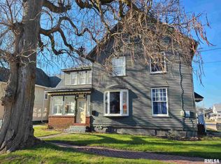 656 N 2nd Ave, Canton, IL 61520