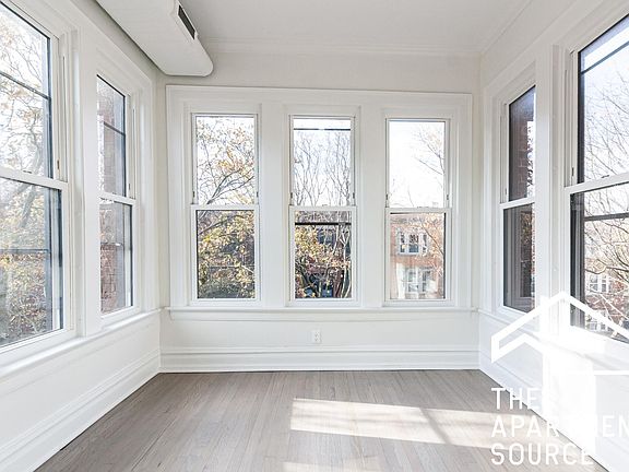 4th image of 6341 N Wayne Ave #2N