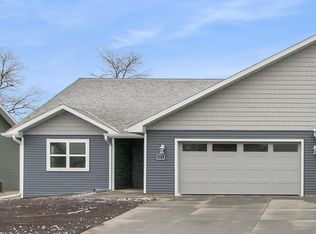 624 Roosevelt St, Baraboo, WI 53913
