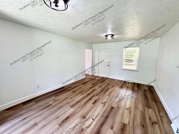 5th image of 104 Caron Ln
