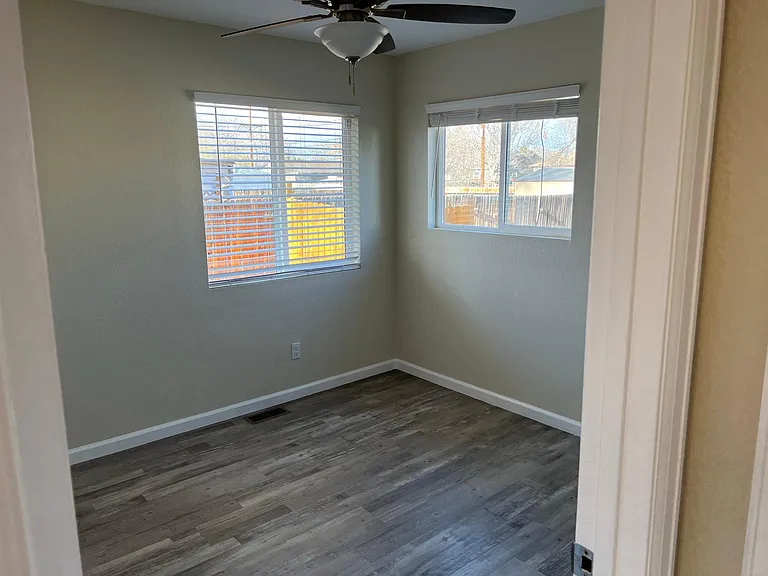 1656 Lansing St — Photo 17