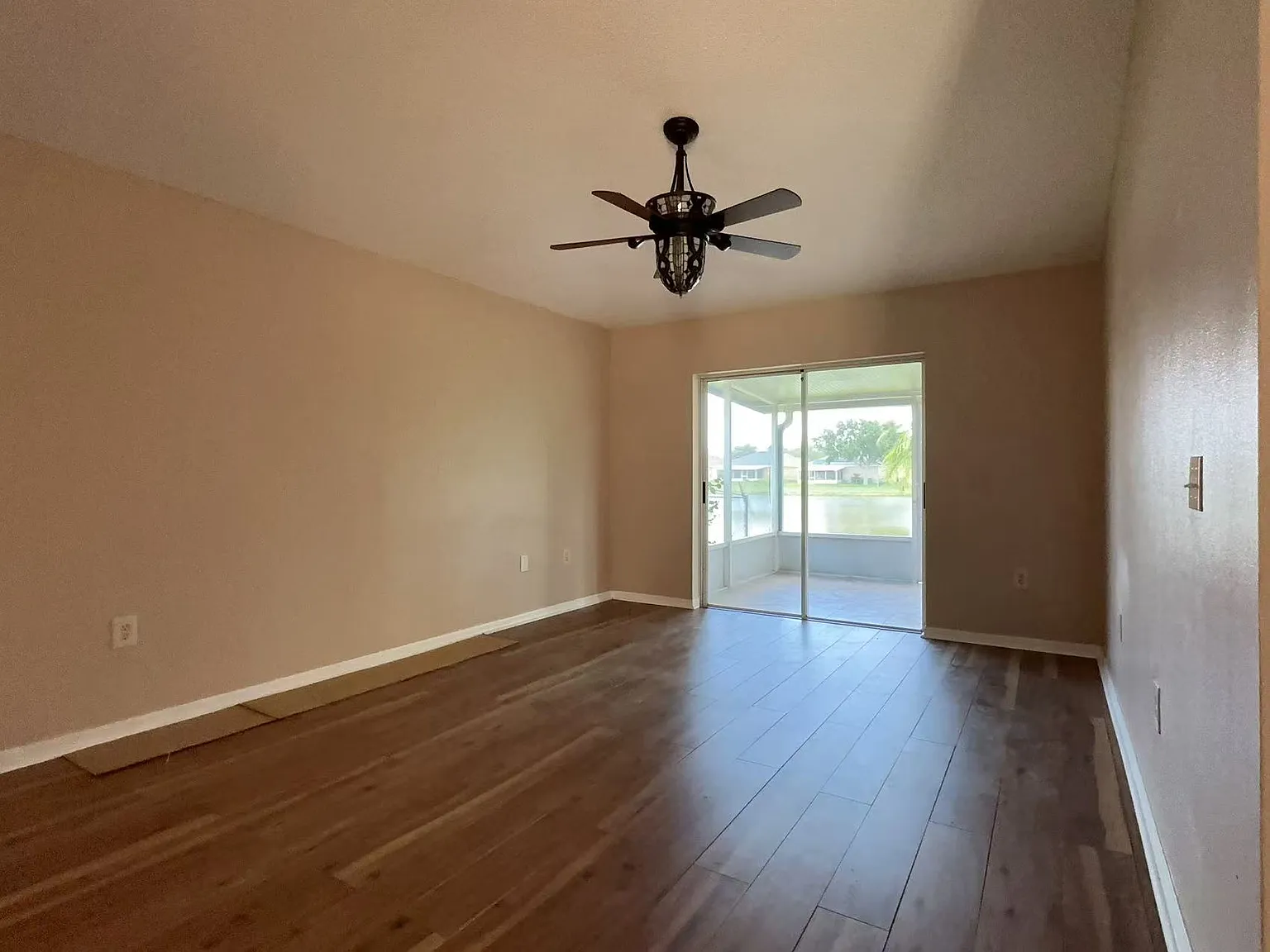 3 bed, 1521 sqft, $2,400 — Photo 4
