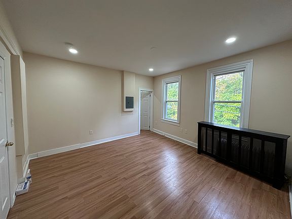4th image of 85 Clifton Ave Floor 3