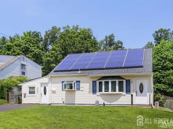 45 Kendall Dr, Parlin, NJ 08859