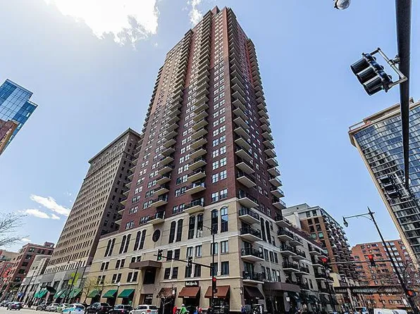 41 E 8th St #P127, Chicago, IL 60605