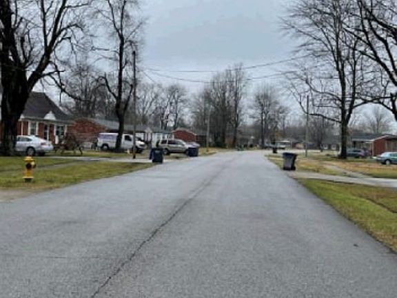 Exterior Neighborhood (street photo)
