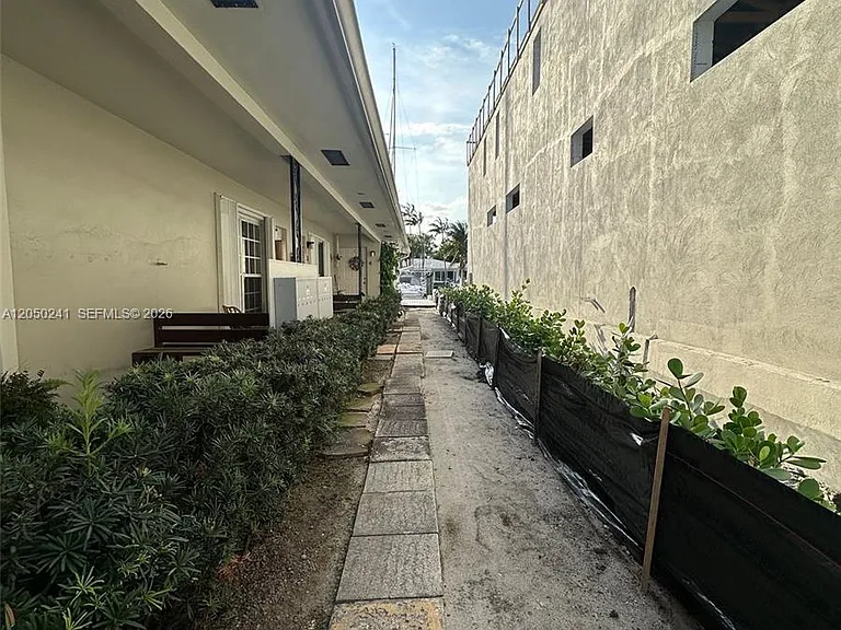317 Hendricks Isle #1 — Photo 12