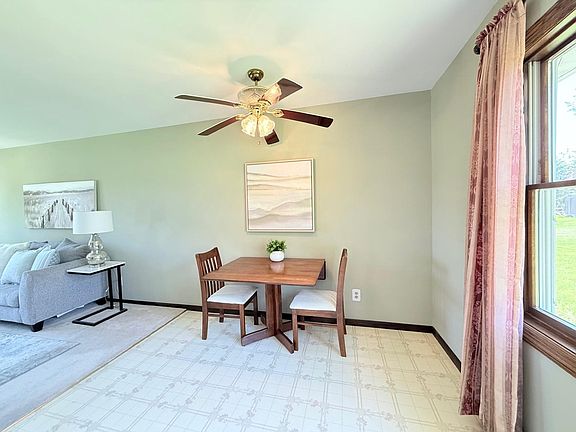 5th image of 2745 Hilltop Dr