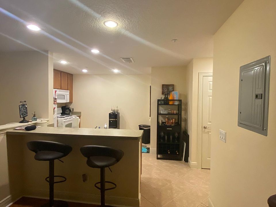 Dining area & Kitchen