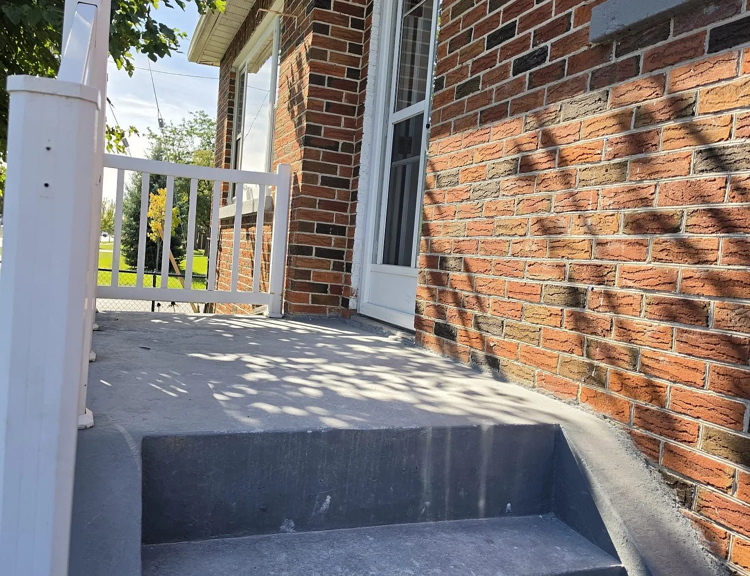 4 bed, $2,700 — Photo 2