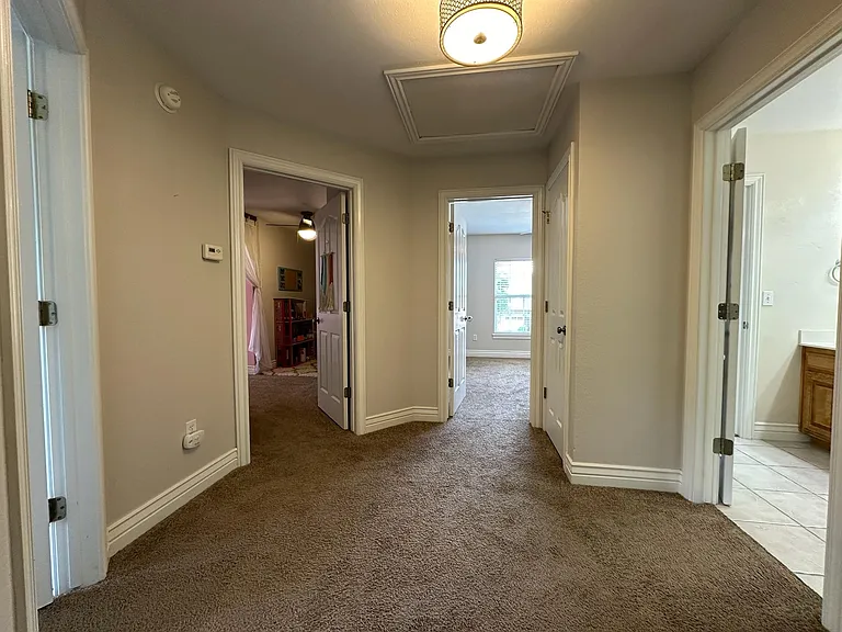 5601 S 43rd St — Photo 30