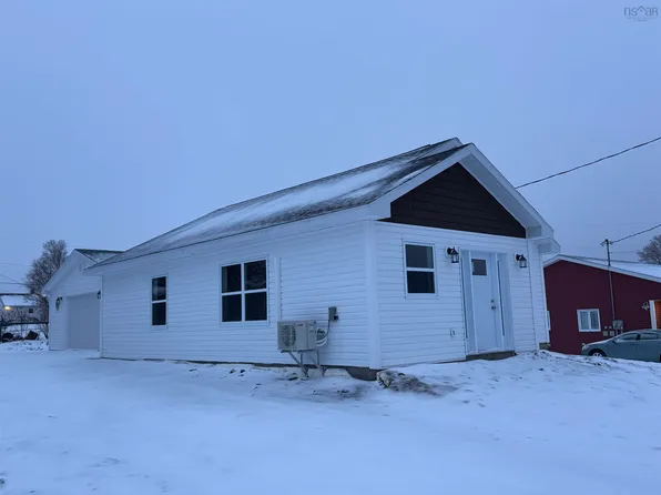 920 May St, New Waterford, NS B1H 1E4