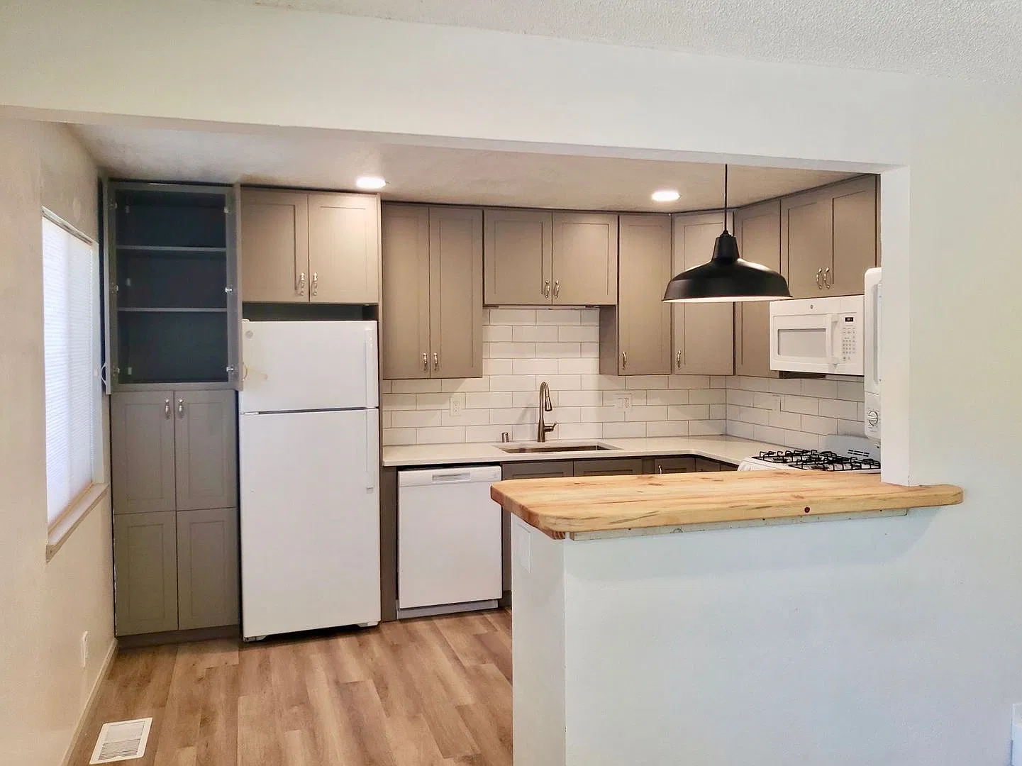 Downstairs Unit In 4-Plex Above Placer High School — Photo 3