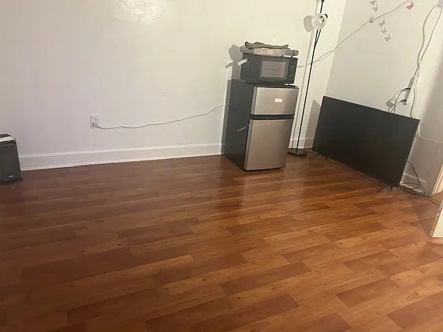 Studio, 768 sqft, $1,200 — Photo 4
