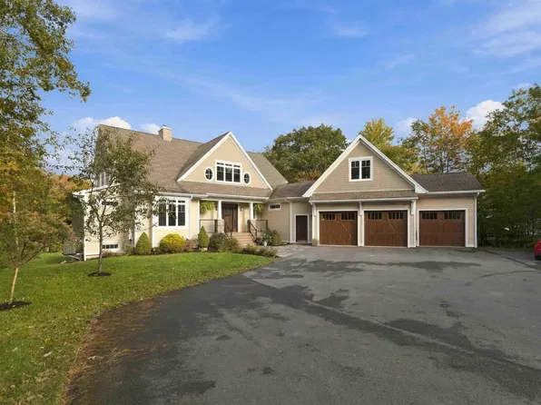 24 Winley Dr, Windsor Junction, NS B2T 1A4