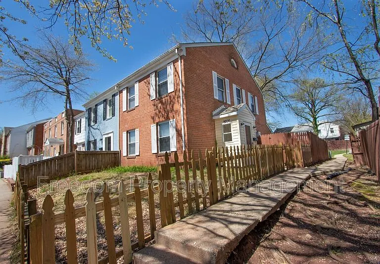 9206 Hood Rd — Photo 1