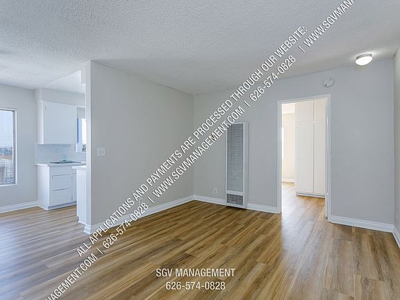3rd image of 11520 Menlo Ave APT 19