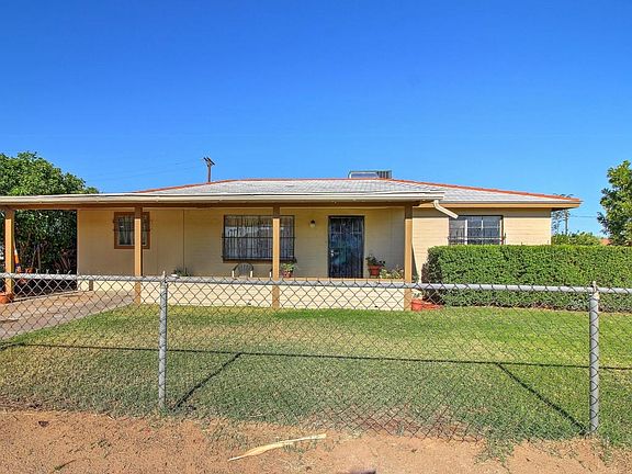 Fenced front yard