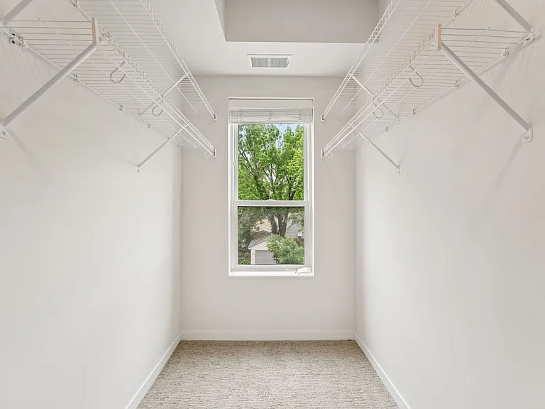 Oaks Minnehaha Longfellow — Photo 21