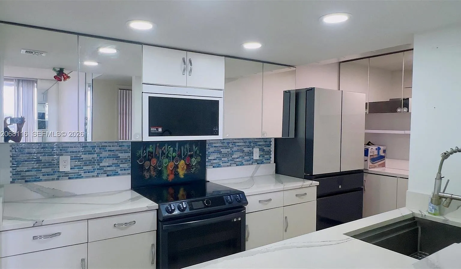 Island Club Two Condo — Photo 2