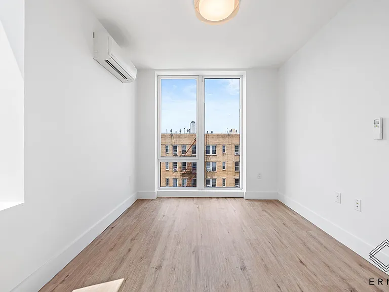 840 New York Ave #4R — Photo 8