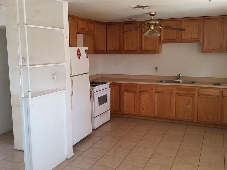 2nd image of 1609 W Sahuaro Dr