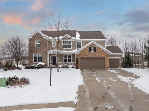 18079 Clare Ct, Strongsville, OH 44149