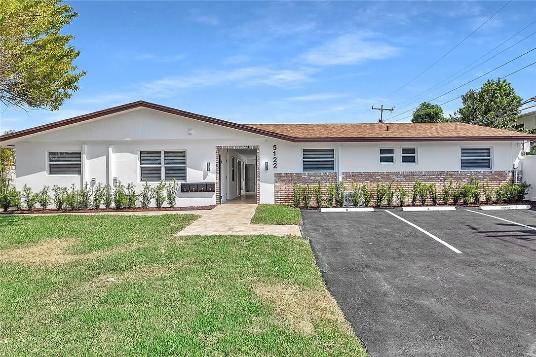 2 bed, 1.0 bath, 2500 sqft, $2,250 — Photo 3