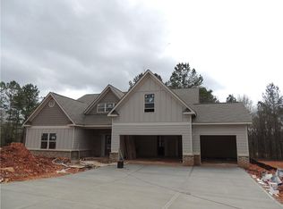 296 Charlotte Dr, Hoschton, GA 30548