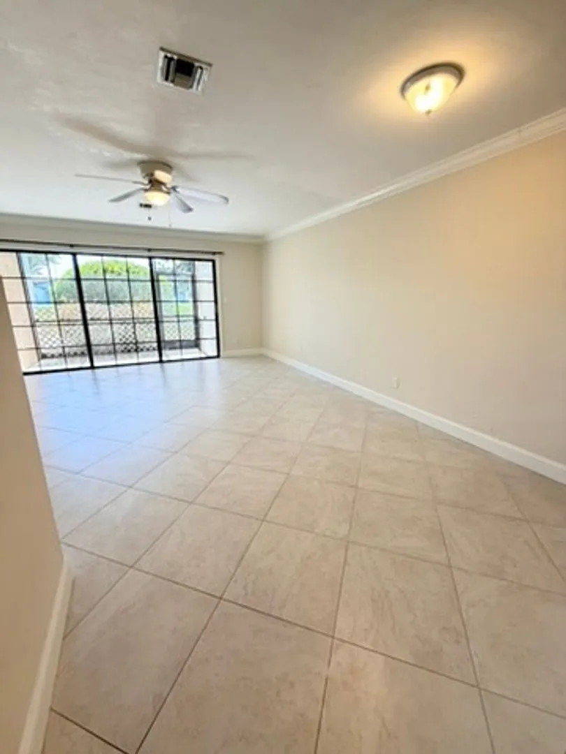 26560 Southern Pines Dr #J-103 — Photo 3