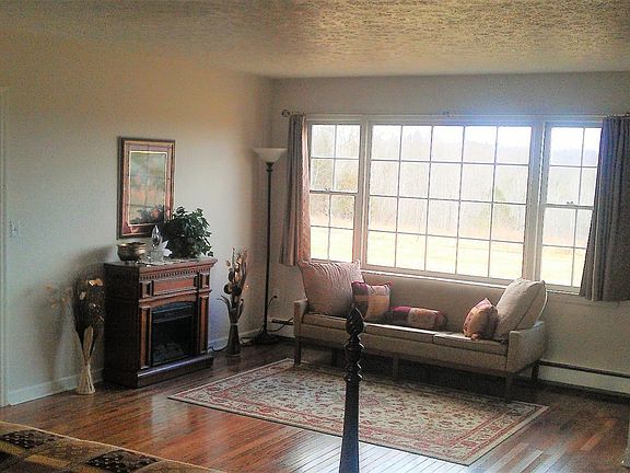2nd image of 1274 Redwing Ln