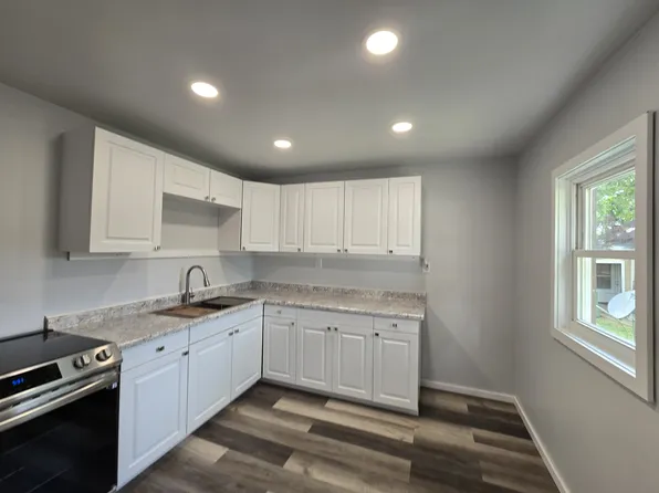 307 E 3rd St APT C, Rolla, MO 65401