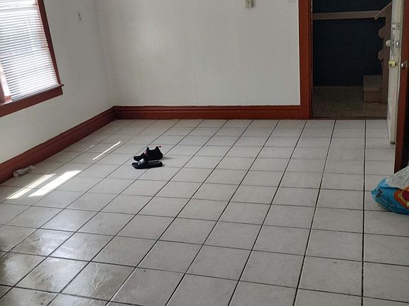 4th image of 4410 S California Ave #1R
