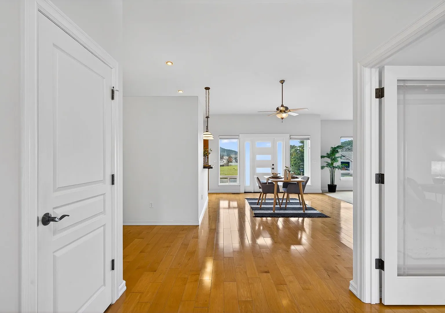 2 Bed 3 Bath - View - Cap Sante Marina - Dog Friendly - Island Hospital - NAS Whidbey — Photo 2