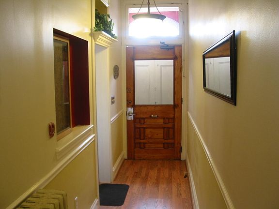 Bldg Hallway Entry