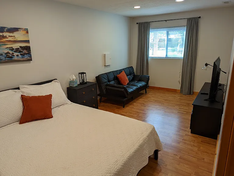 8910 Franklin Ave — Photo 9