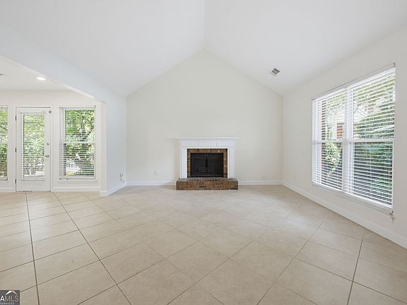 4th image of 3145 Cape Cir