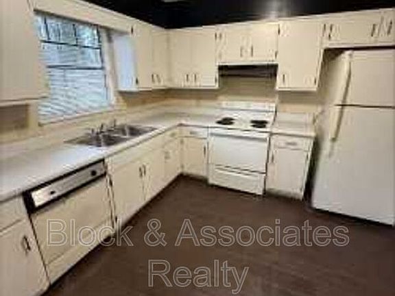 3rd image of 646 Greenfield St #B