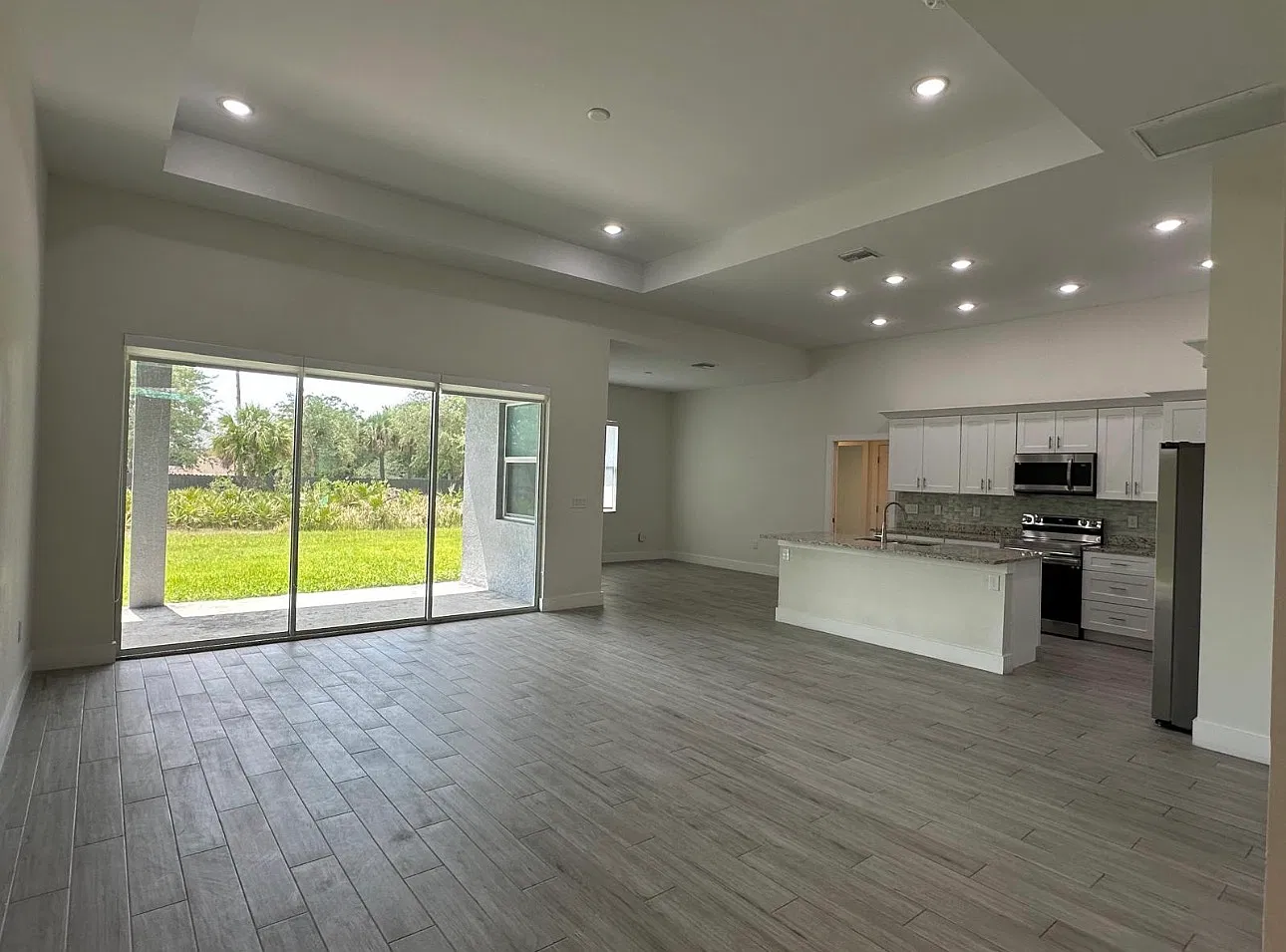 4 bed, 2256 sqft, $2,600 — Photo 3