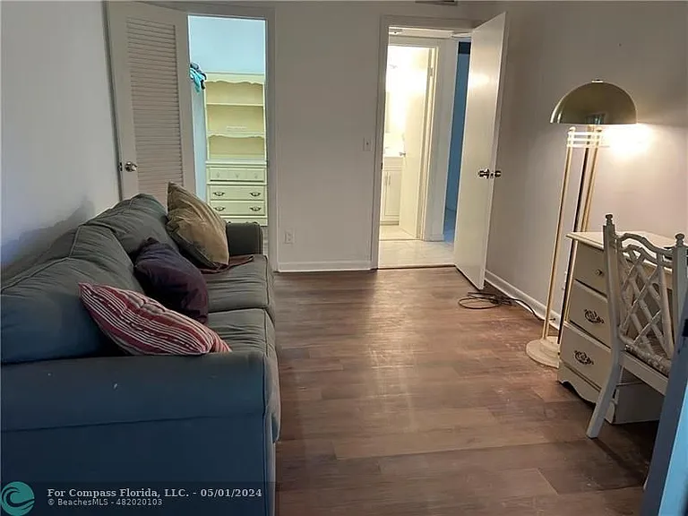 321 Newport Ct #V-unit 321 — Photo 16