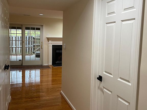 4th image of 5712 Gladden Ct