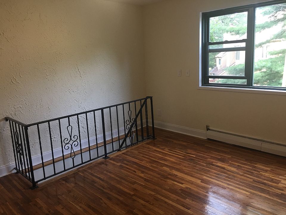 2nd image of 200 Beacon Hill Dr APT 1G