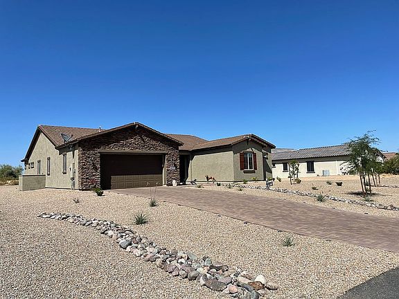 3rd image of 19232 W Echo Ln